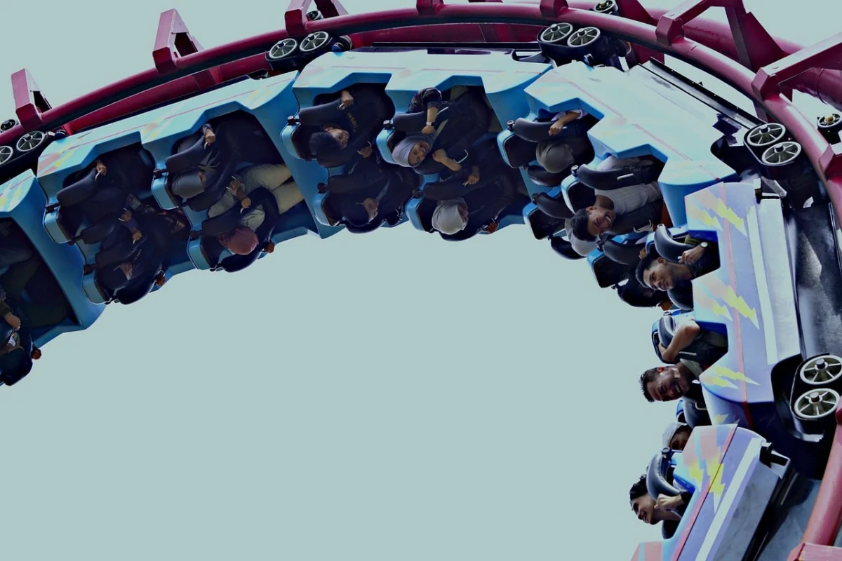 Drame à Six Flags Over Georgia : Une Enquête Ouverte après un Accident Mortel sur des Montagnes Russes