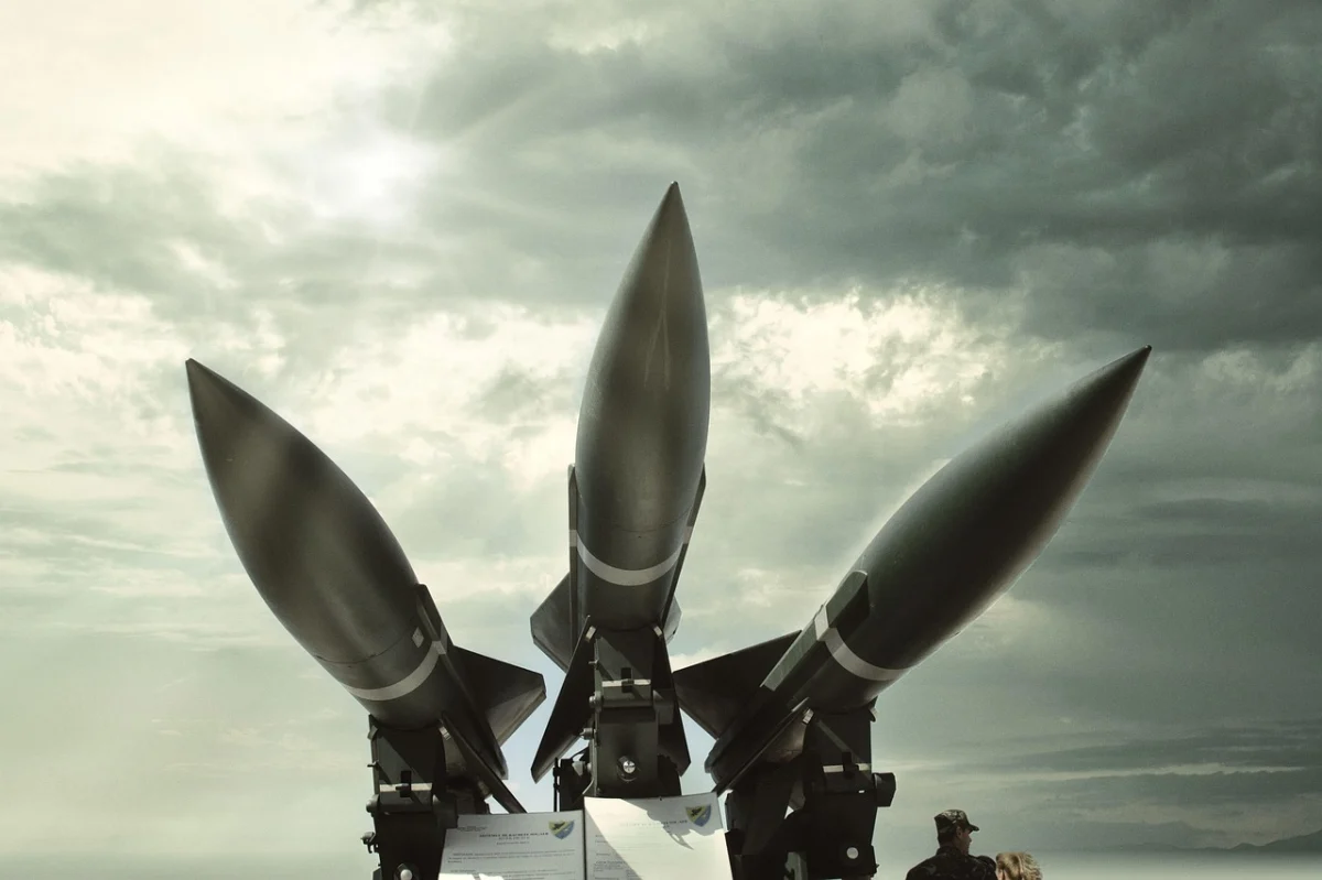 L'IA au service de l'atome : Décryptage du nouveau missile nord-coréen